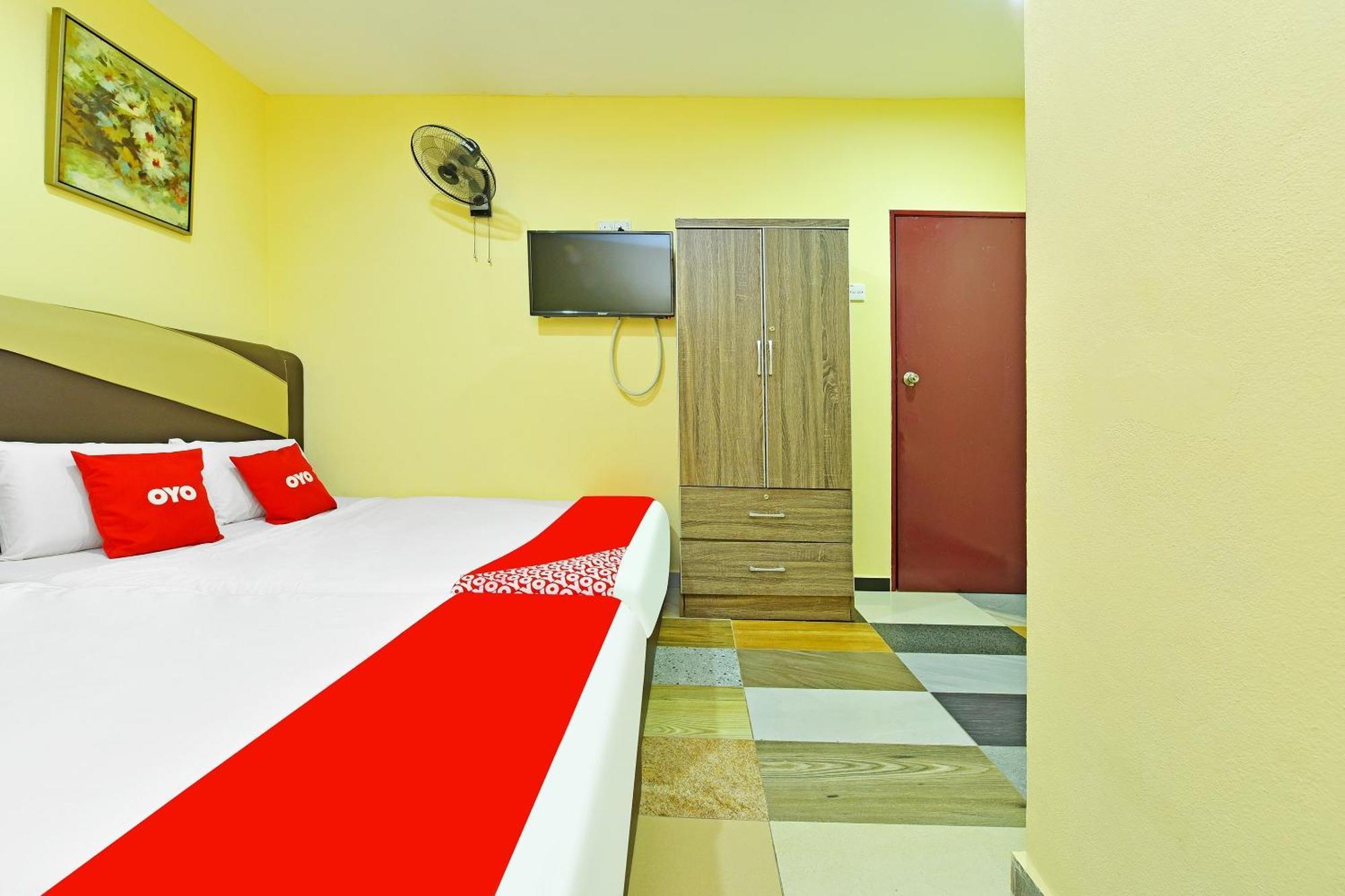 Oyo 873 Bamboo Inn Batu Ferringhi Kültér fotó