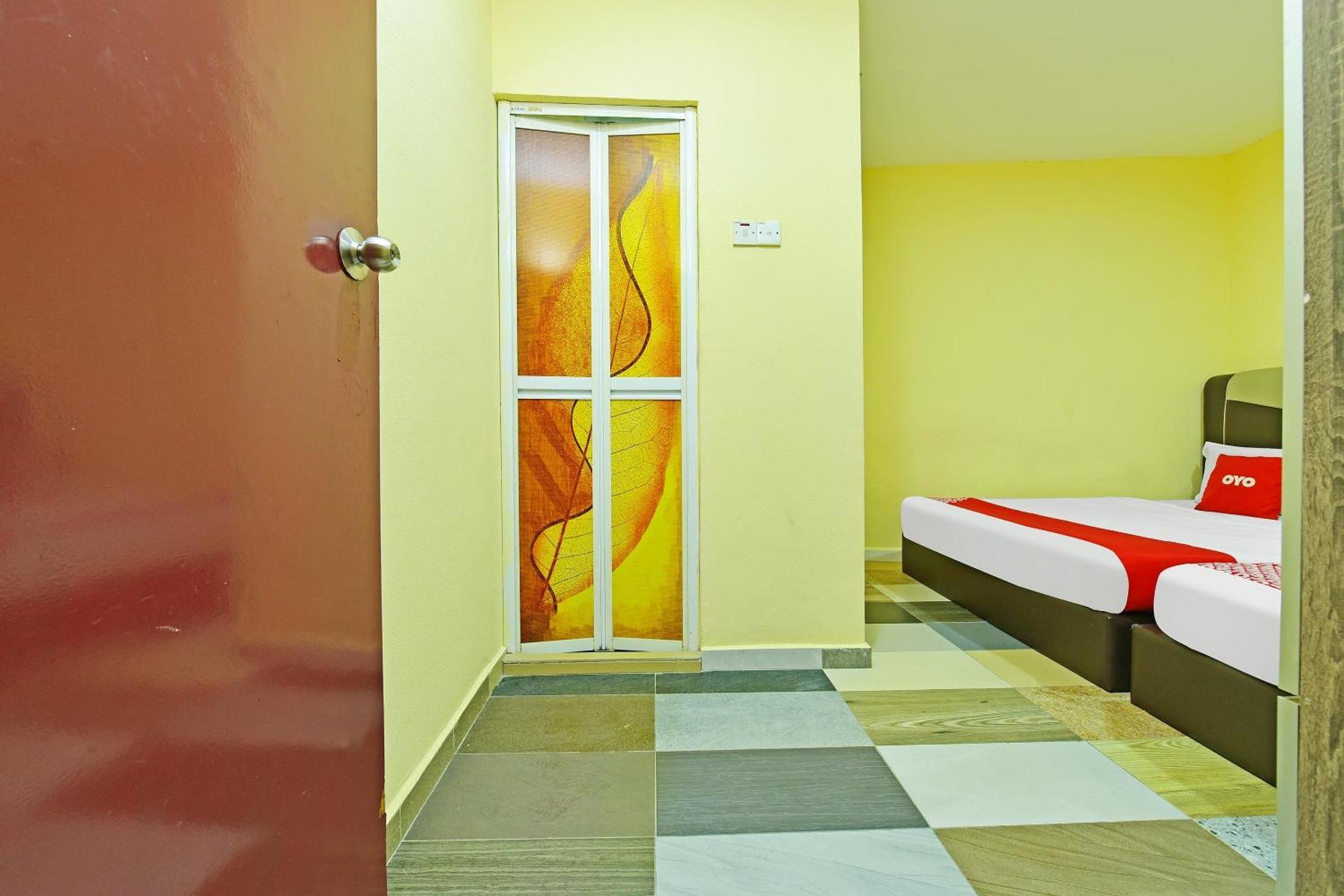Oyo 873 Bamboo Inn Batu Ferringhi Kültér fotó