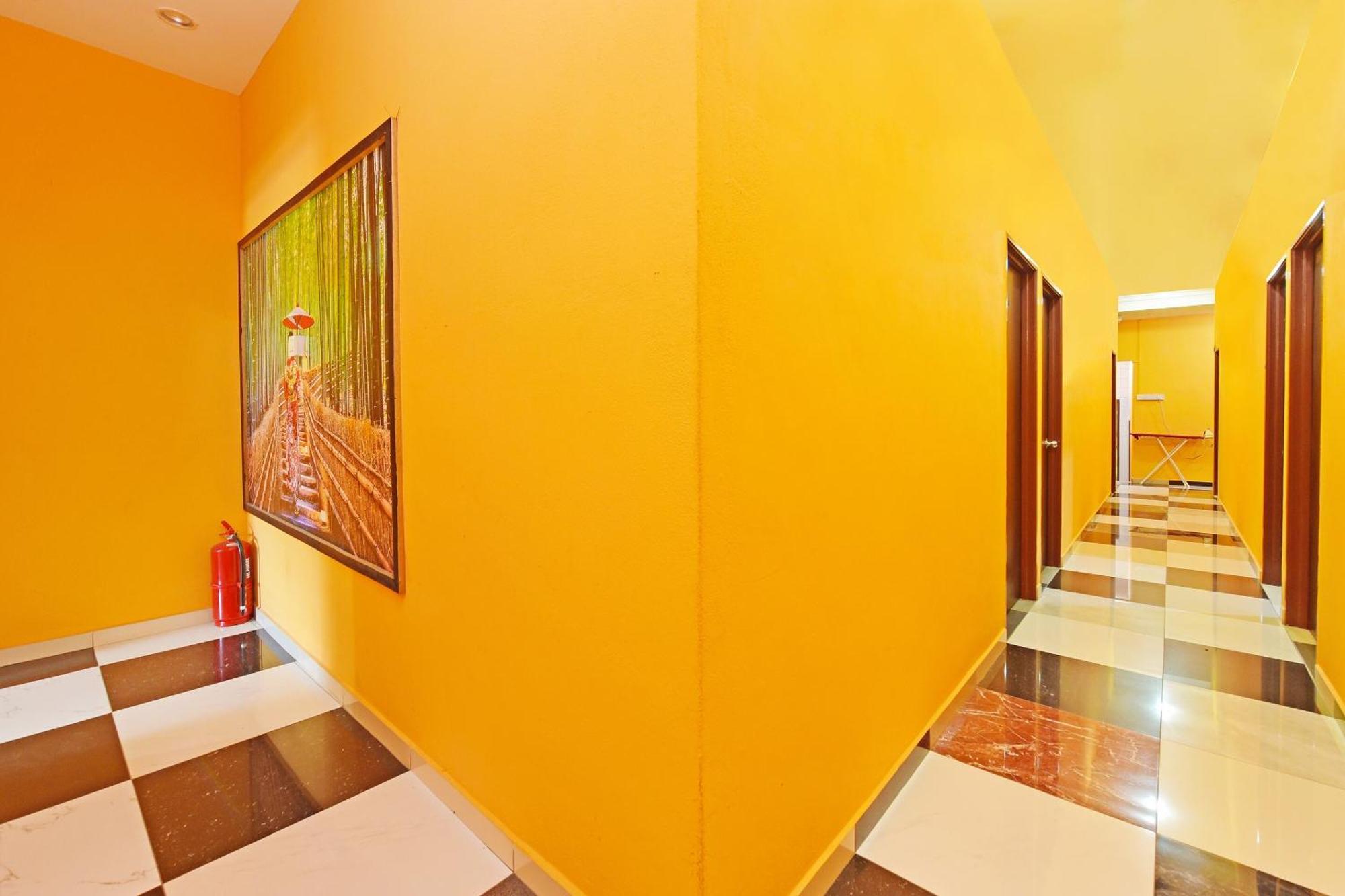 Oyo 873 Bamboo Inn Batu Ferringhi Kültér fotó