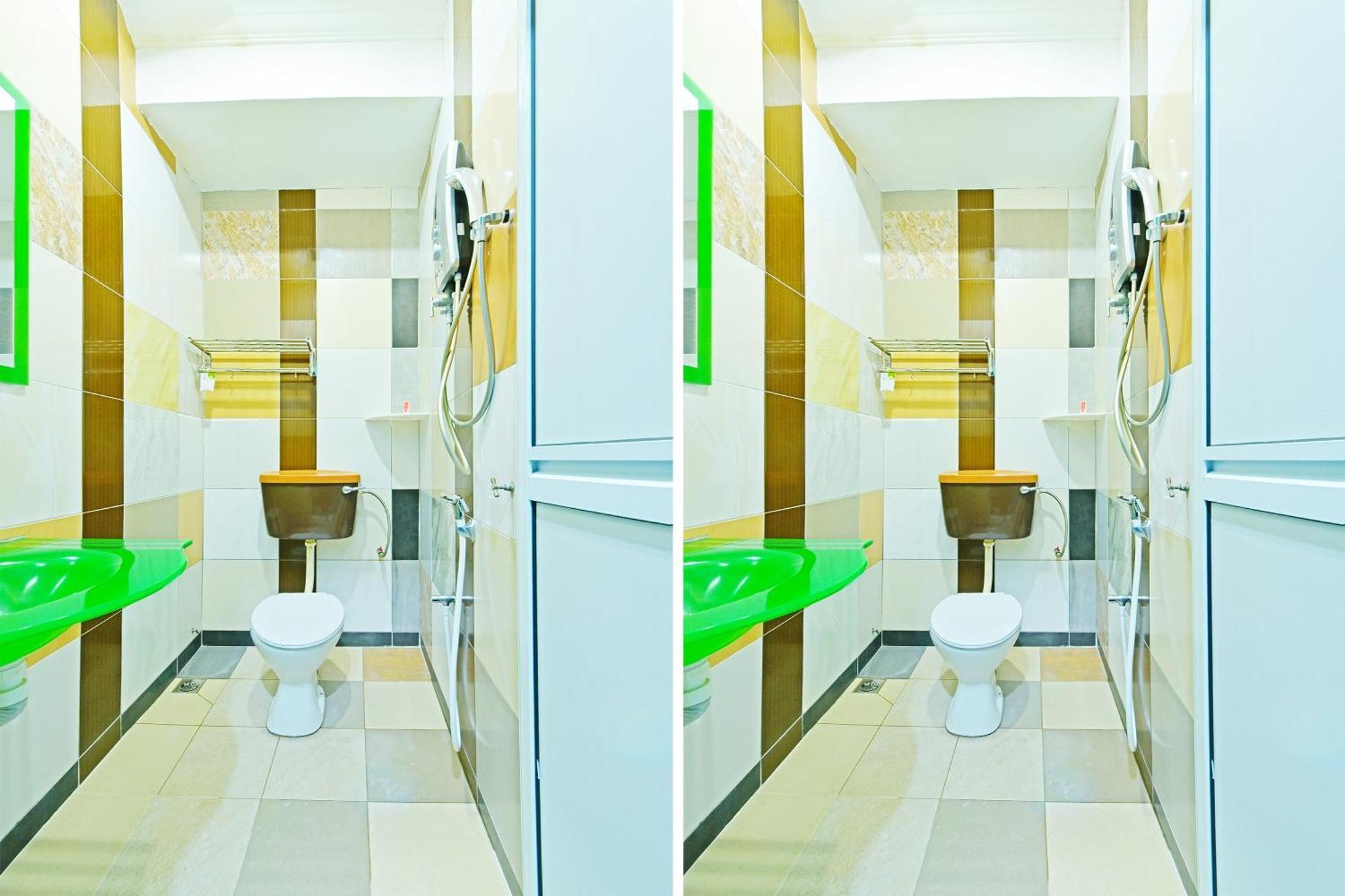 Oyo 873 Bamboo Inn Batu Ferringhi Kültér fotó